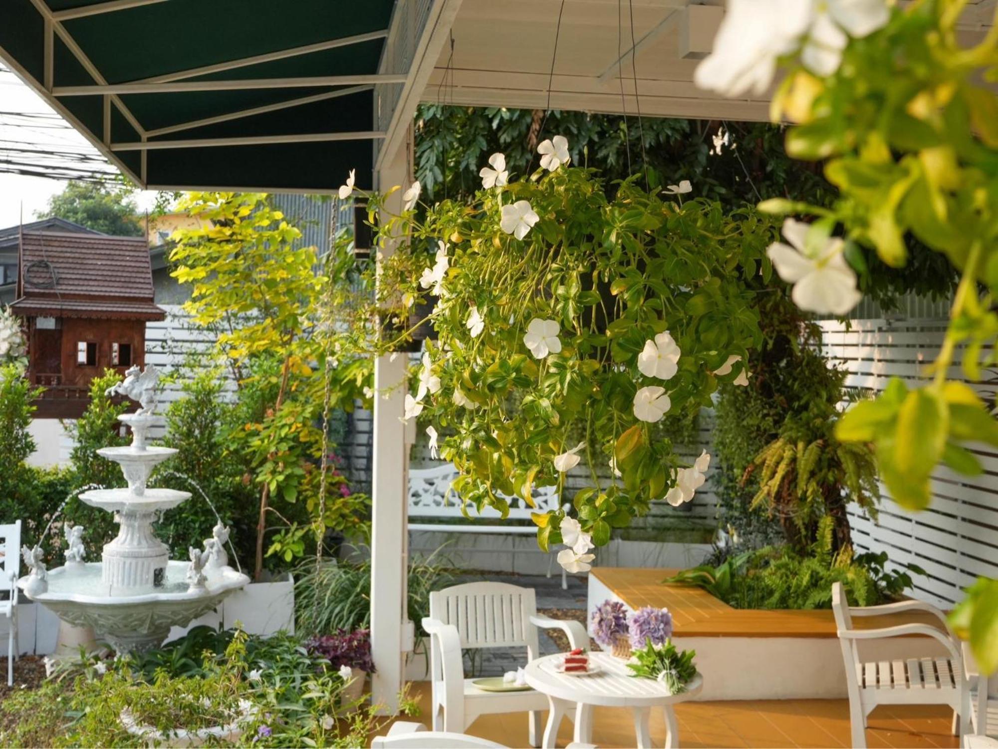 Inspire House Hotel Chiang Mai Exterior photo